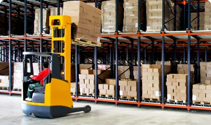 Asset tracking sensors tag pallets in a warehouse using IoT technology