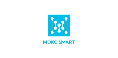흰색 배경에 청록색 아이콘과 텍스트가 있는 세로형 MOKO SMART 로고.